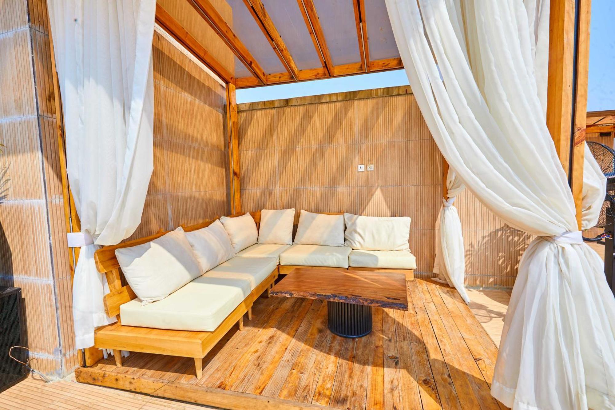 Vintano Hotel Лекки Экстерьер фото