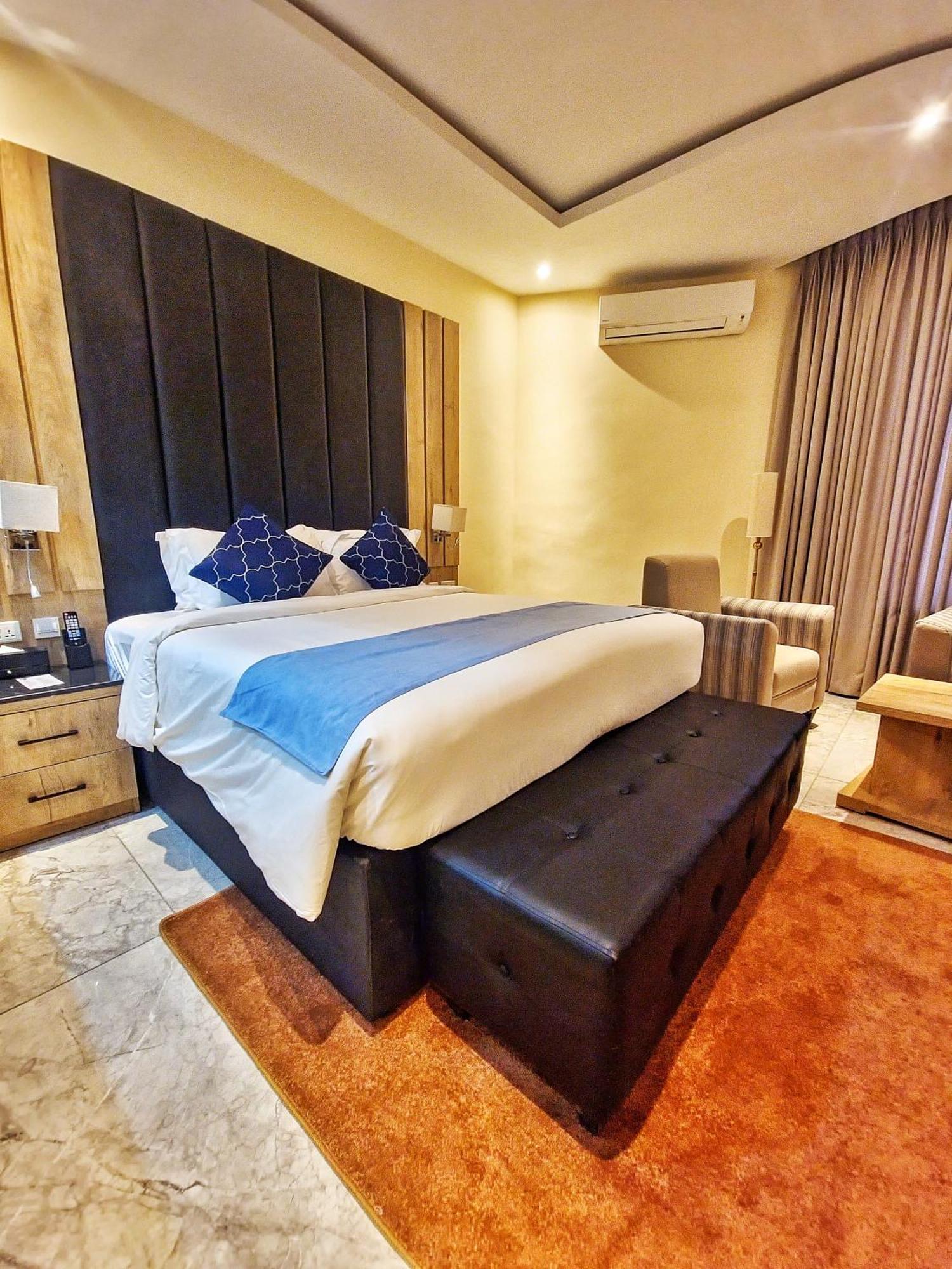 Vintano Hotel Лекки Экстерьер фото